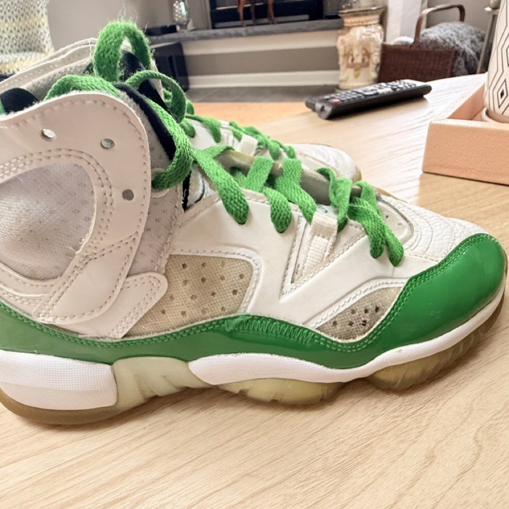 Jordan Jumpman Two Trey Basketball Lucky Green DQ8431-130 size 5y